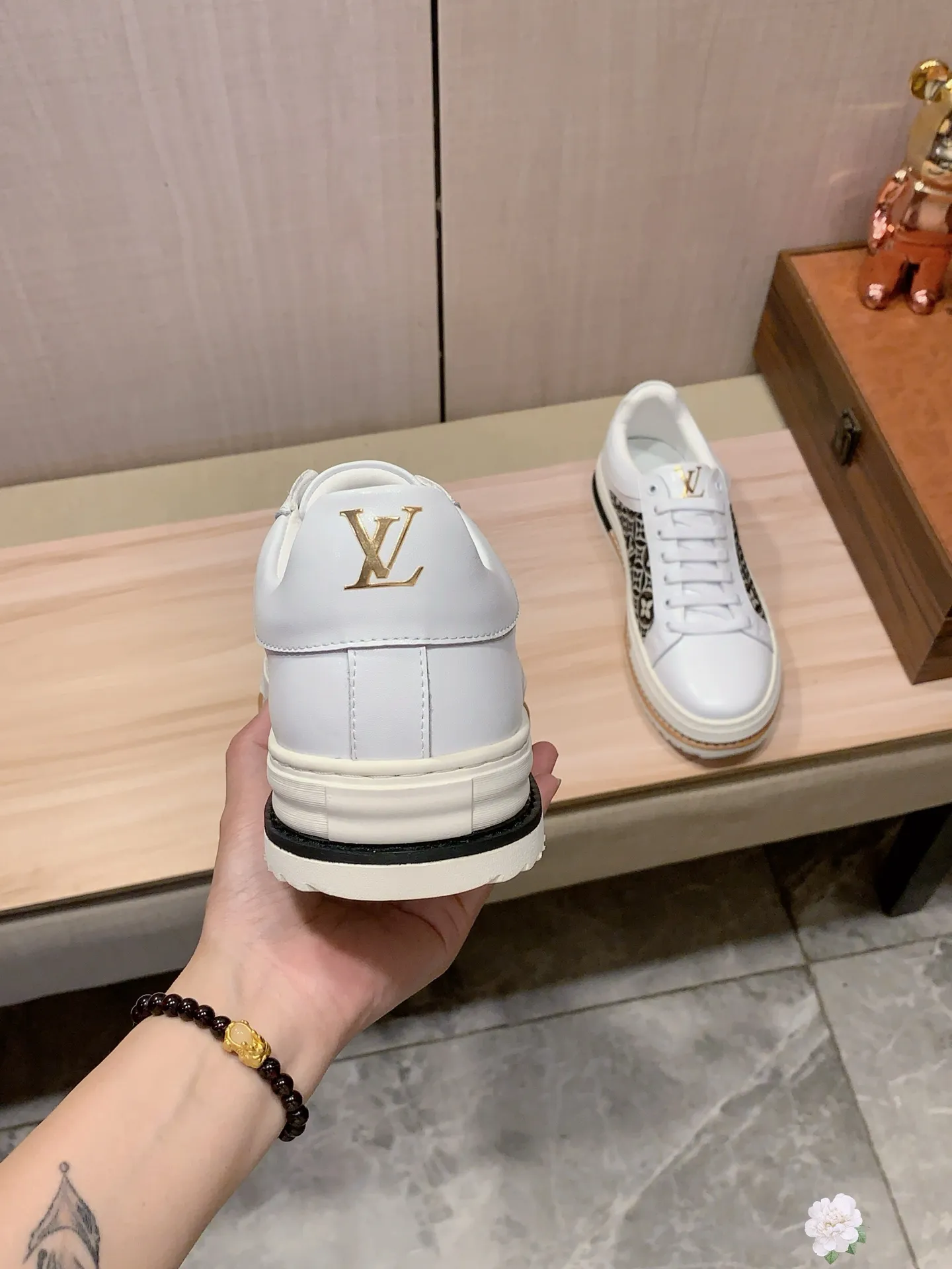 Men's men's shoes 💰420💰💰🎩🎩[Lightning][Lightning] "LV*" The latest • hot style casual shoes, top brand [Seduce] luxury~purchase, top~quality. [Strong] The upper is made of imported breathable cowhide with fabric material ➕ Breathable sheepskin feet (•) and fine workmanship. The original stylish and stylish soft rubber wear-resistant and non-slip outsole is light and comfortable on the feet. The real thing looks better when photographed in person. Code 111: Code: 38-44, 2️⃣colors selected